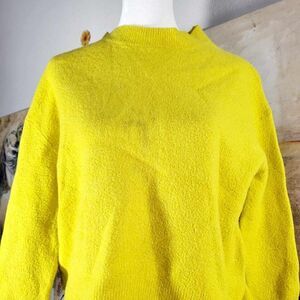 NEW with DEFECTS VINCE Ribbed sweater Color Yellow size S